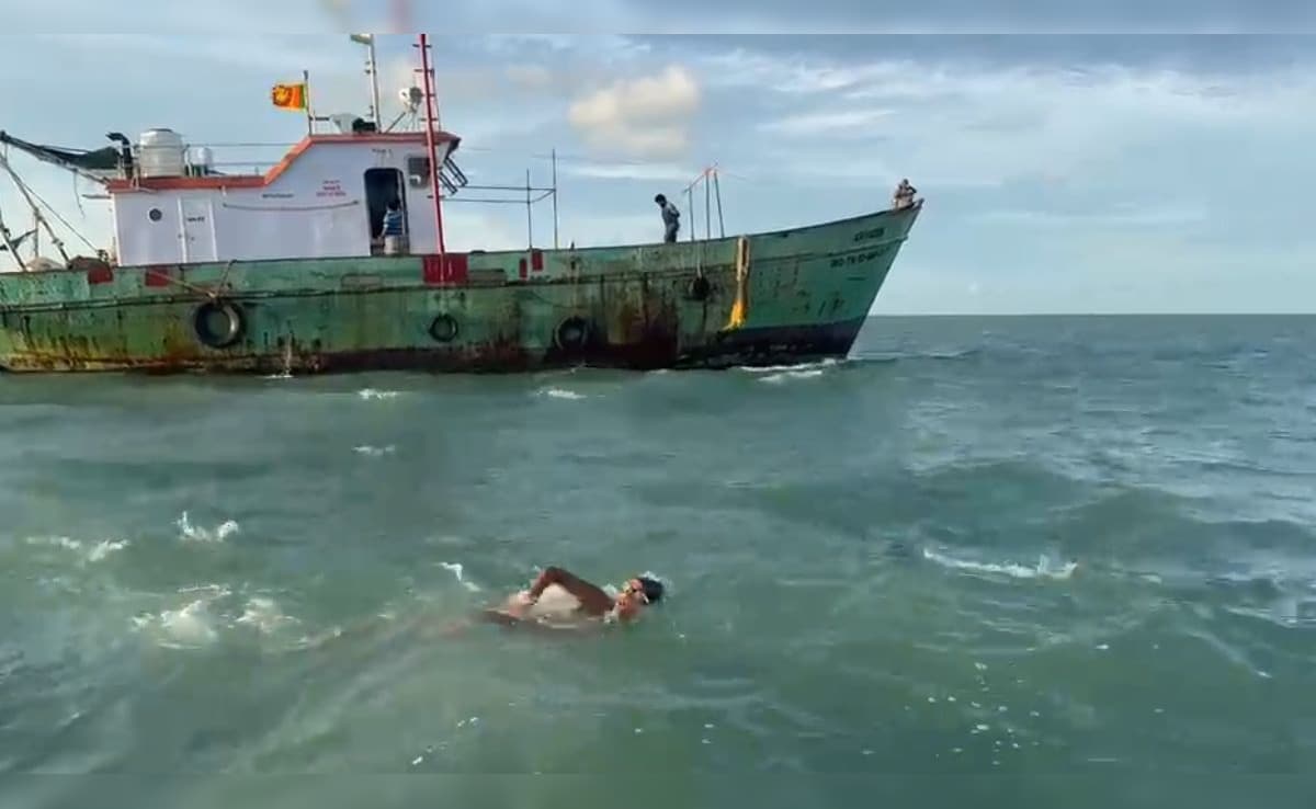 29 किलोमीटर का खतरनाक समुद्री रास्ता (पाक जलडमरूमध्य) पार कर बनाया वर्ल्ड रिकॉर्ड 