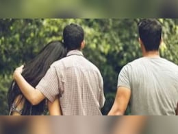 खून और जमीन बेचकर पत्&zwj;नी को पढ़ाया, सरकारी टीचर बनते ही पत&zwj;ि-बेटे को छोड़ प्रेमी संग रहने लगी