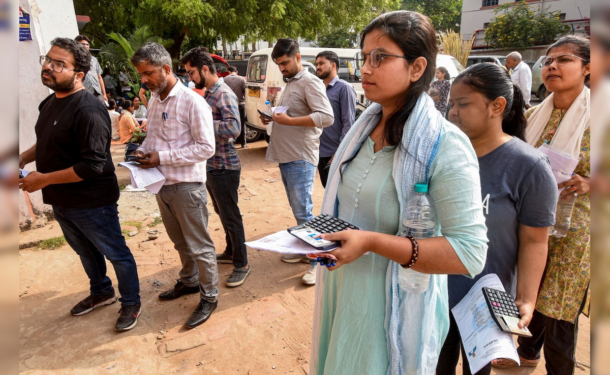 NEET UG 2026 Exam Analysis: परीक्षा खत्म, जानें क्या हो सकती है Expected Cut-Off और कौन से हैं टॉप कॉलेज