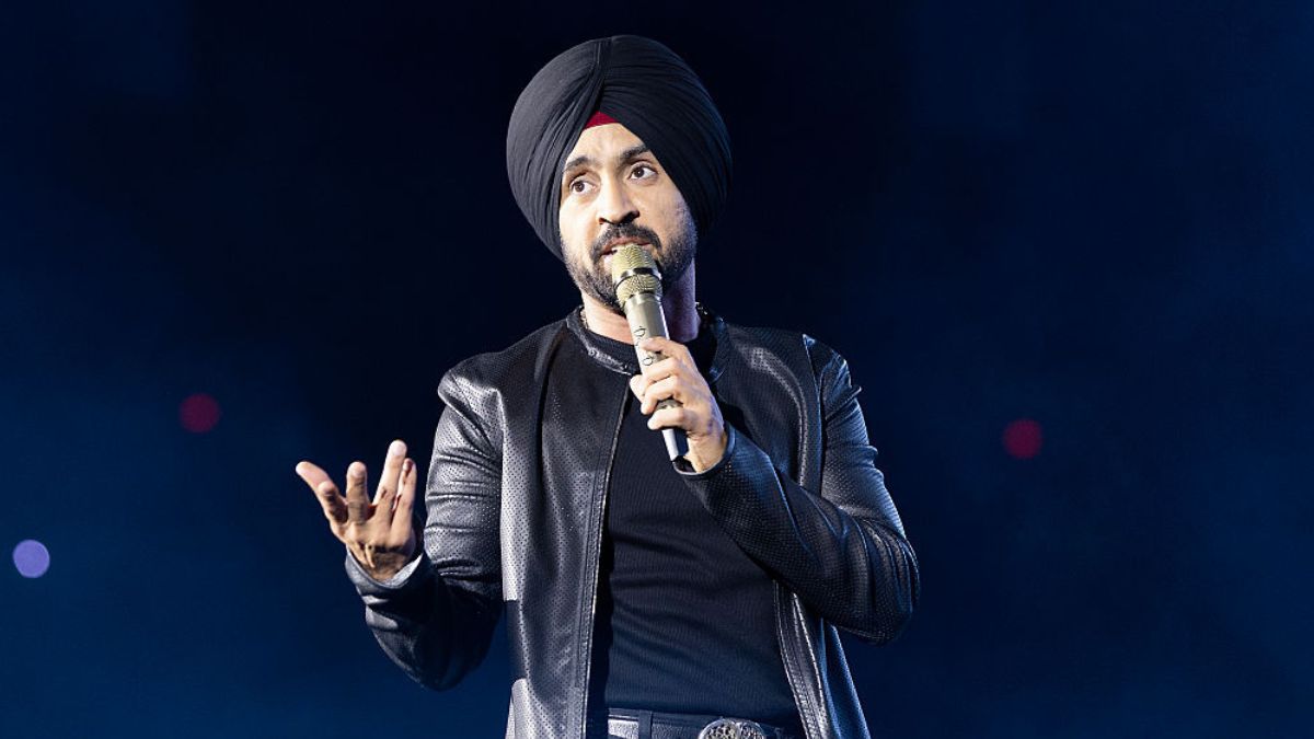 Video: Diljit Dosanjh Asks Pro-Khalistanis Waving Flag At Concert To Leave