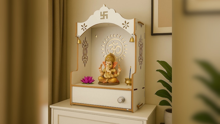 Temple Vastu Rules: वास्तु के अनुसार आखिर कैसा होना चाहिए घर का मंदिर? जानें सही दिशा और जरूरी नियम