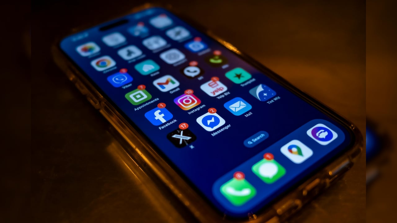 सस्ता भी, तेज भी! SALE से ₹25,000 से भी कम प्राइस में खरीदें दमदार Smartphone, प्राइस देख हो जाएंगे हैरान