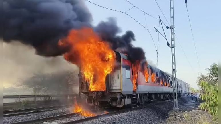Massive Fire Erupts In Delhi-Bound Rajdhani Express Near Ratlam