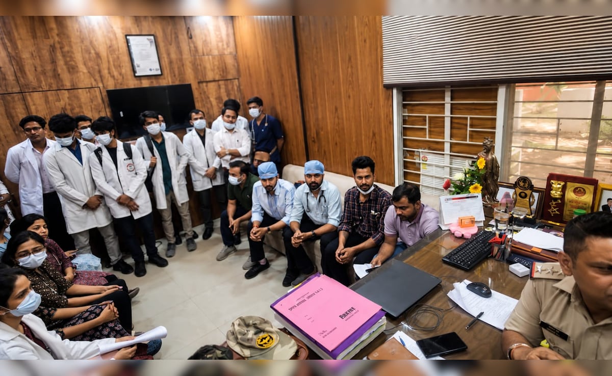 9 दिन की बच्ची को चढ़ा दिया 12 यूनिट ब्लड; मेडिकल कॉलेज विदिशा में बवाल, बच्ची की मौत पर डॉक्टरों से झड़प