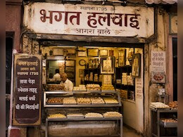 भारत की सबसे पुरानी मिठाई की दुकान कहां है? जानिए कब से बन रही है यहां मिठाई?