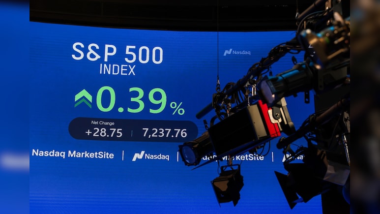 Corporate America Earnings Beat Back Wall Street's Wall of Worry