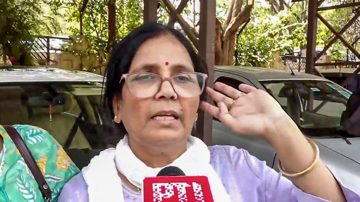 मेरी बेटी बहुत हिम्मत वाली थी, ये गलत आरोप लगा रहे हैं- ट्विशा की मां ने रोते हुए लगाई गुहार-VIDEO
