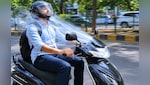 स्कूटी बनी चलती-फिरती AC, गर्मी से बचने के लिए शख्स ने लगाया ऐसा तगड़ा जुगाड़, धड़ल्ले से वायरल हुआ VIDEO