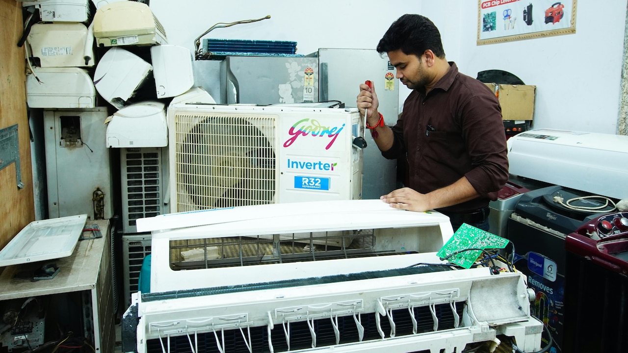 Extreme heatwaves can push even well-functioning ACs beyond their ideal capacity.