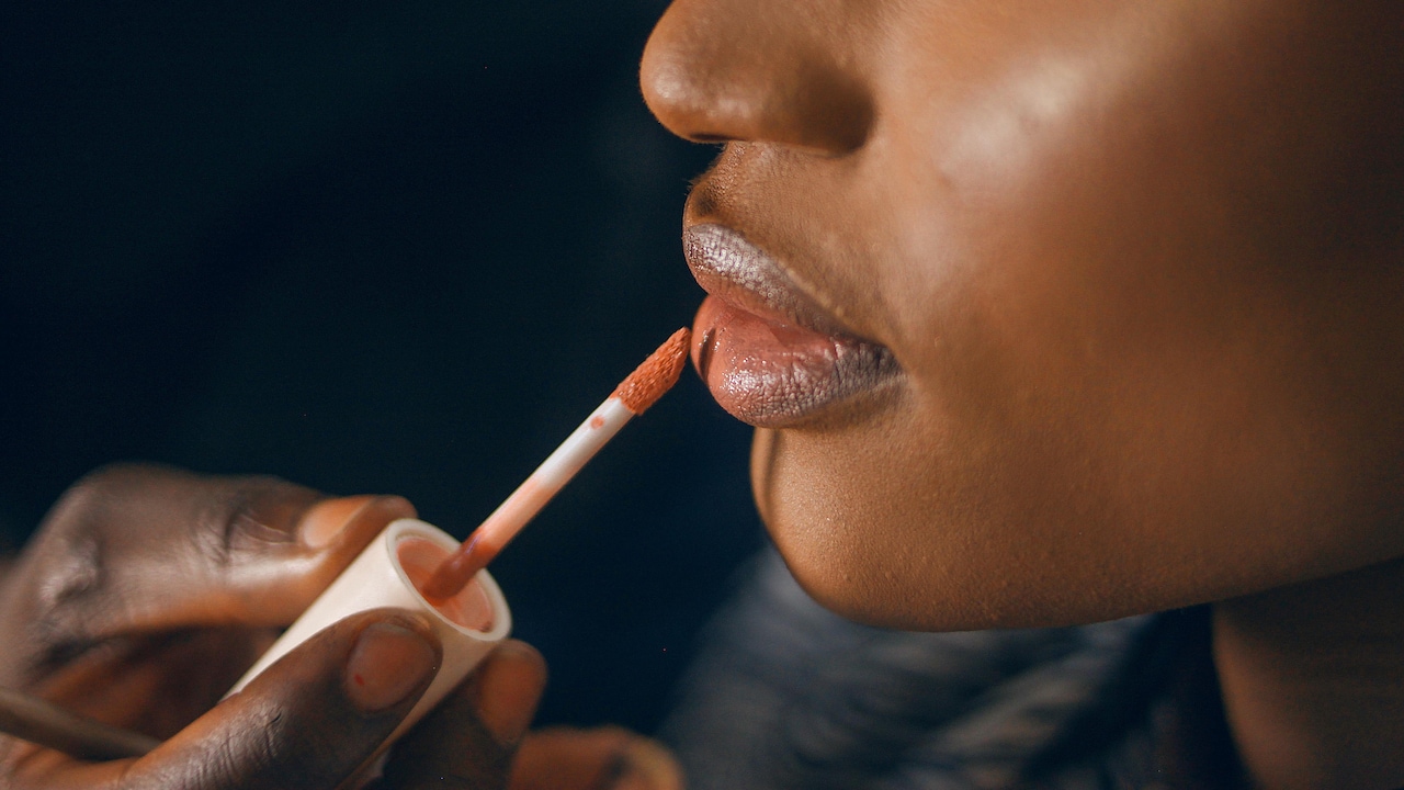 Overapplication can lead to an uncomfortable buildup on lips