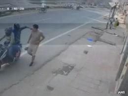 पटना में RJD विधायक के भाई से छीनी सोने की चेन, बाइक पर सवार थे दो बदमाश...कैमरे में कैद हुई वारदात