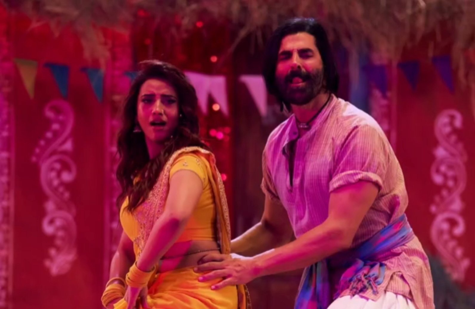 अक्षय-अक्षरा के Ghis Ghis Ghis Song की पहली झलक रिलीज, 'वेलकम टू द जंगल' फैन्स बोले- कितना चीप बनोगे अक्षय सर