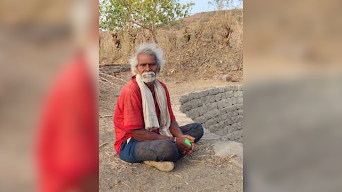 पत्नी व बच्चों को प्यास ने बना दिया 'दशरथ मांझी', खुद ही खोद दिया 50 फीट गहरा कुआं
