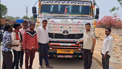 जालोरः नहीं चलेंगे 500 ट्रक, जबरन 800 रु. की पर्ची काटने पर मारपीट के बाद ट्रांसपोर्टरों की अनिश्चितकालीन हड़ताल