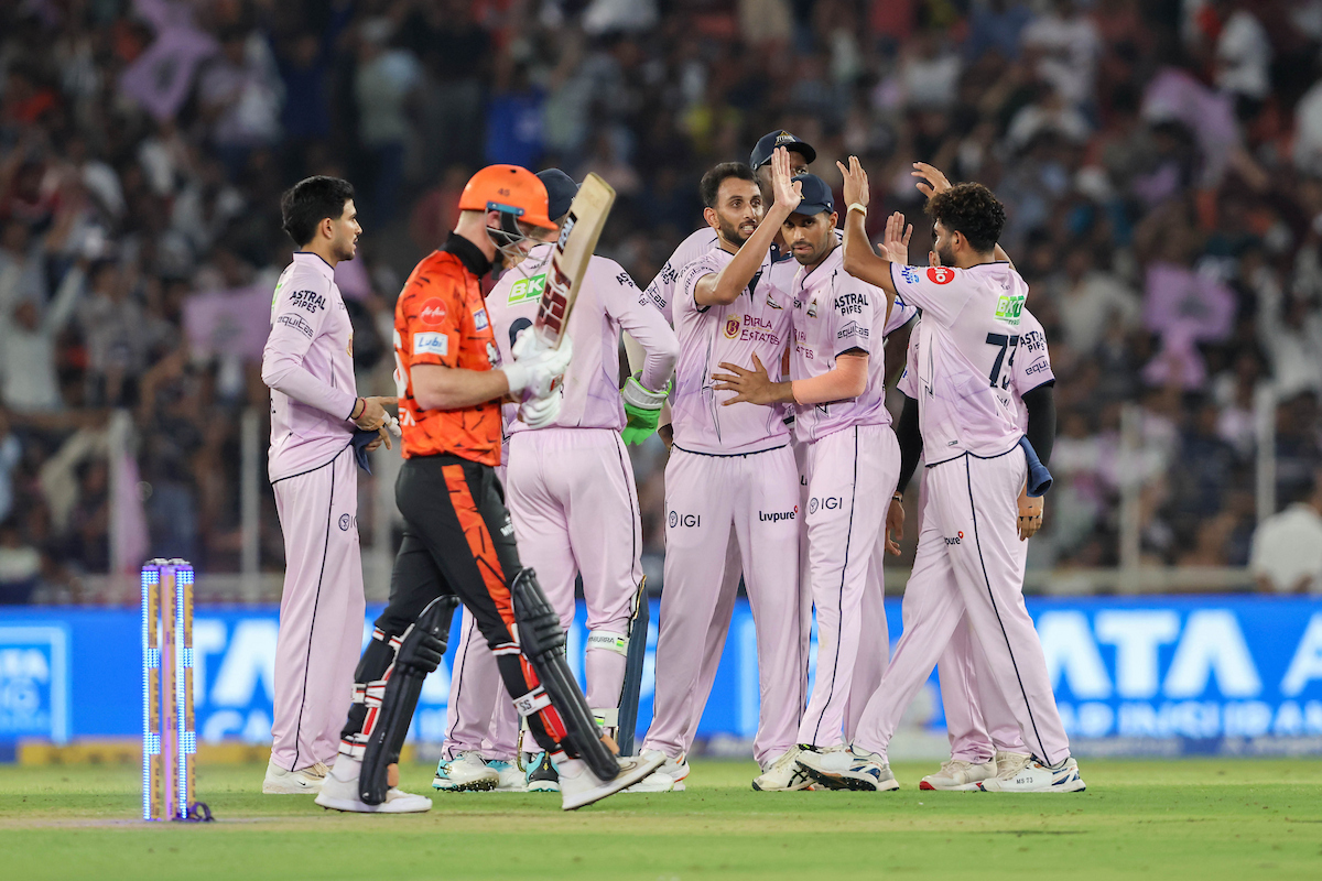 IPL 2026 Points Table: गुजरात जीत के बाद टॉप पर, बिगड़ा इन टीमों का गणित, हैदराबाद पर मंडराया खतरा