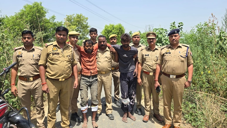 इटावा: बकेवर में पुलिस और चोरों के बीच मुठभेड़, हिस्ट्रीशीटर समेत 2 गिरफ्तार, चोरी की दो बड़ी घटनाओं का खुलासा