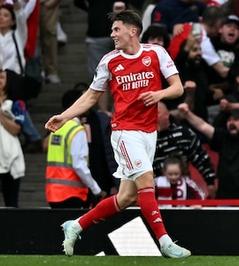 Arsenal Go 6 Points Clear With 3-0 Win; West Ham Loss Offers Spurs Hope In Relegation Fight