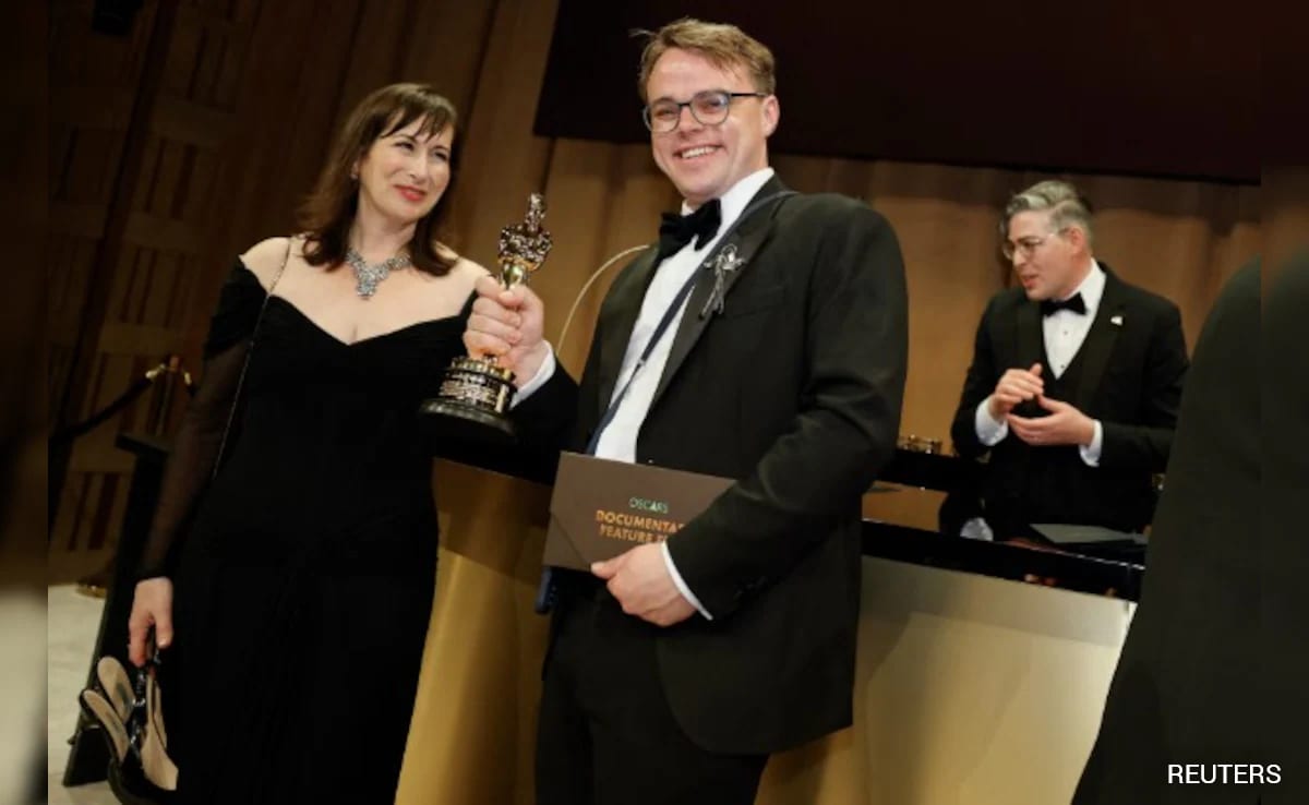 Oscar Statuette For 'Mr. Nobody Against Putin' Goes Missing On Flight
