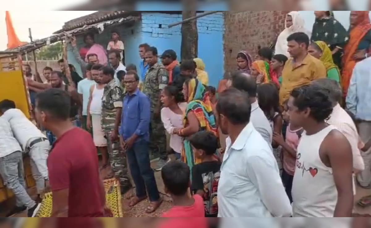 झारखंड: लोन की EMI के लिए गिरवी रख दिया खेत, फिर भी दबाव बढ़ा तो पेड़ से झूल गया किसान