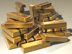 Gold Rebounds From Five-Week Low But Inflation Fears, Strong Dollar Cap Upside