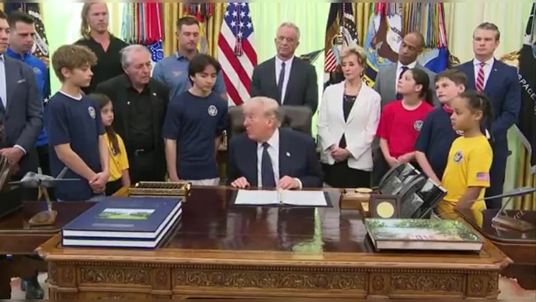 Bizarre Moment! Trump Tells School Kids Iran 'Was Two Weeks Away From Killing You'&mdash;Watch Video