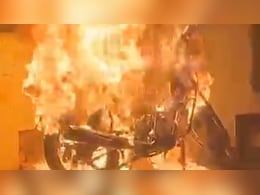बूंदी में रंजिश के चलते स्पोर्ट्स बाइक को किया आग के हवाले,  धूं-धूं कर बनी आग का गोला,  इलाके में दहशत