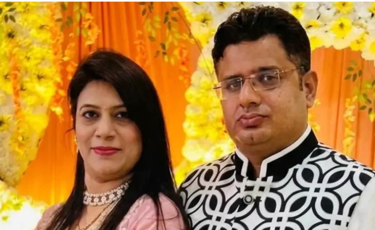 Haryana: पति ने झगड़े के बाद स्कूल टीचर पत्नी की छाती पर प्रेस मारी, फिर गला घोंटकर कर दी हत्या