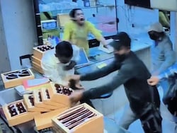 Video: Gun Pointed At Them, Jewellery Shop Staff Fight Robbers In Nashik