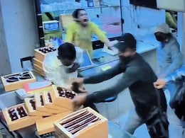 Video: Gun Pointed At Them, Jewellery Shop Staff Fight Robbers In Nashik