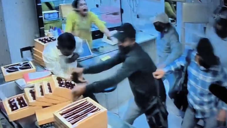 Video: Gun Pointed At Them, Jewellery Shop Staff Fight Robbers In Nashik