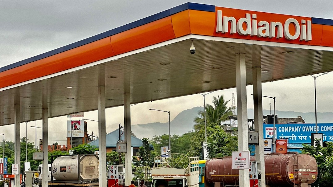 Rs 1.2 Trillion Loss Looming: Here's The Petrol, Diesel, LPG Price Hike OMCs Need To Avert Crisis