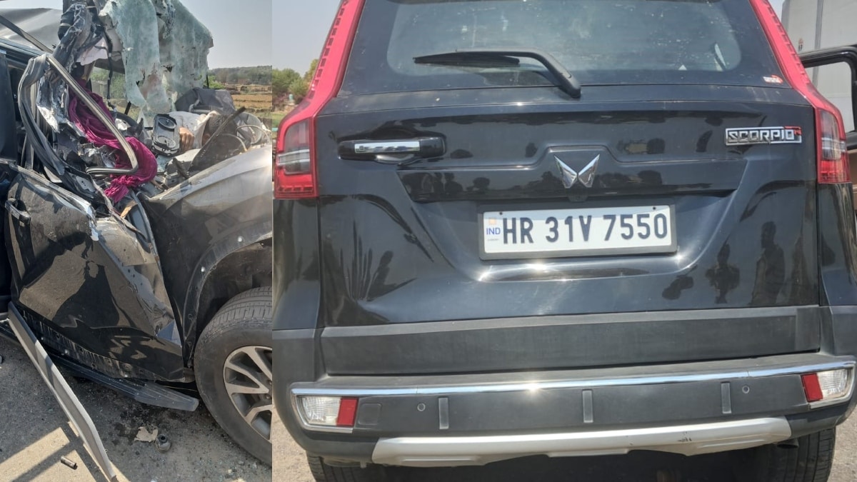 KMP Expressway Accident: हादसे में बुरी तरह क्षतिग्रस्त हुई पुलिस जवानों की स्कॉर्पियो गाड़ी.