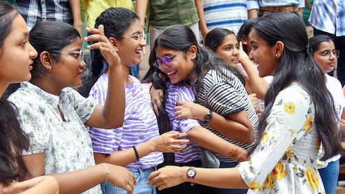 HPBOSE 10th Result 2026 OUT: 10वीं में अनमोल ने हासिल किया 1st रैंक, टॉपर्स लिस्ट देखिए यहां