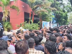 Video: Pinarayi Vijayan Supporters Attack CRPF Personnel Outside His Home