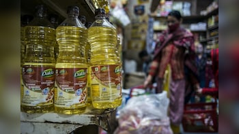 India Weighing Edible Oil Import Duty Hike to Support Farmers