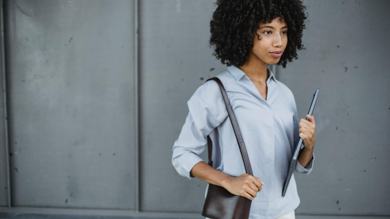 Why Bad Zipper Placement Can Ruin Even The Best Sling Bags