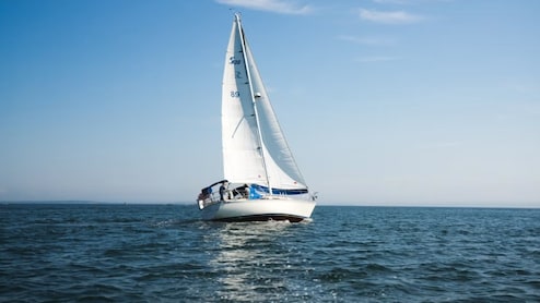 US Couple Quits Corporate Jobs For "First Retirement" At 30, Buys A Sailboat To Explore The World