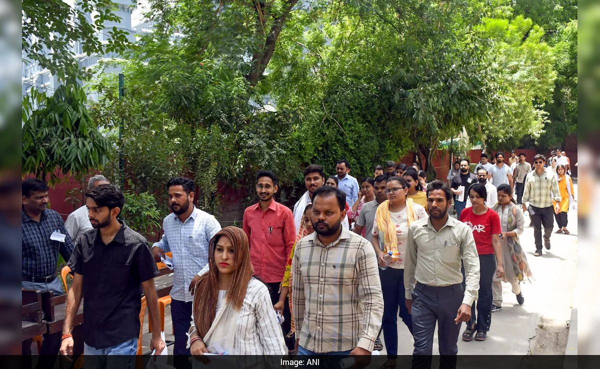UPSC Prelims 2026 Cut-Off: कठिन पेपर के बाद कितने नंबर ला सकते हैं सेफ जोन में? पिछले 3 साल का ट्रेंड देख समझें