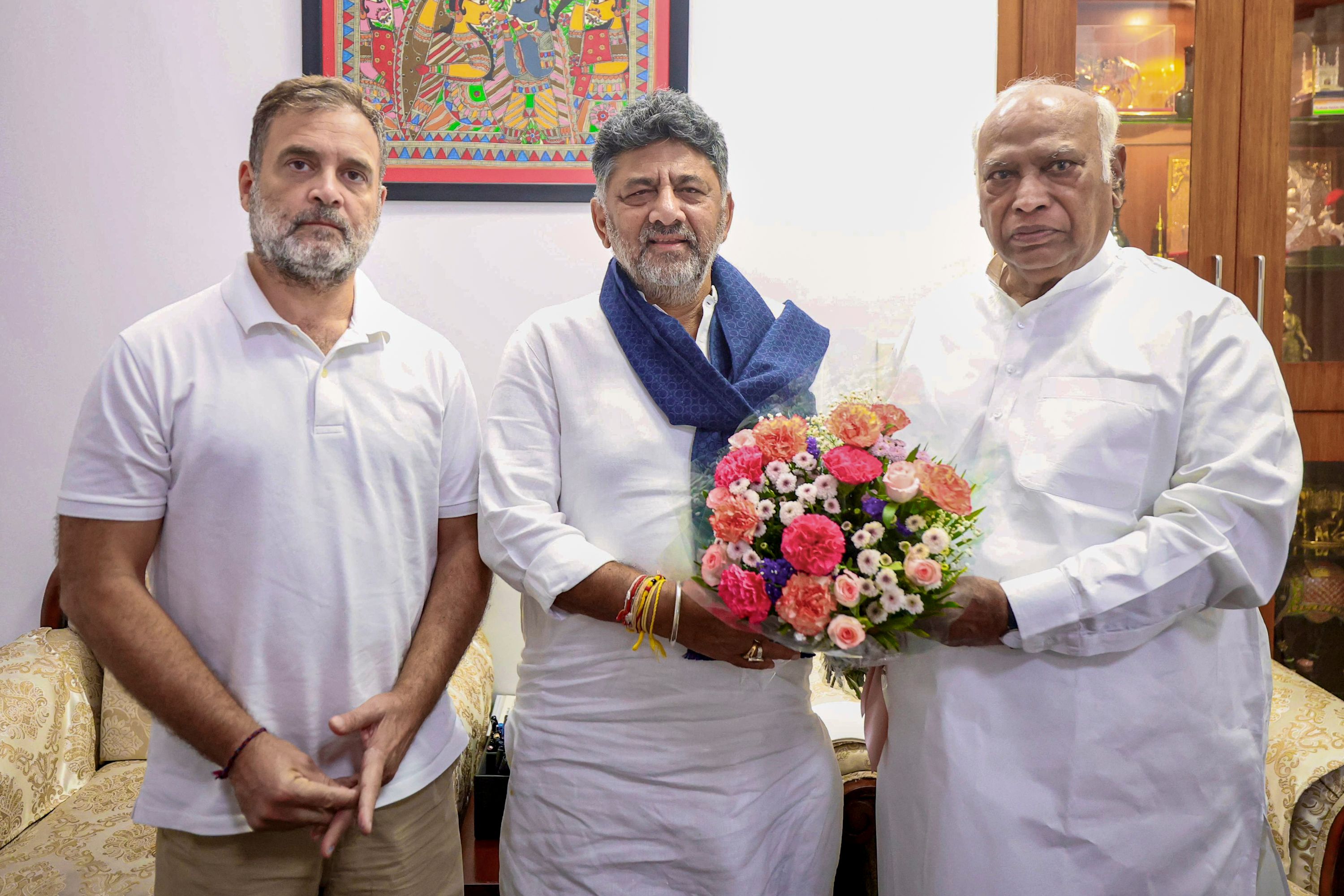डीके शिवकुमार चुने गए कांग्रेस विधायक दल के नेता, 3 जून को लेंगे कर्नाटक के नए सीएम के तौर पर शपथ
