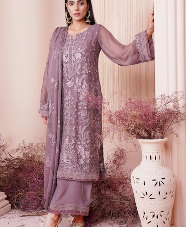 8 Fashion Accessories To Elevate Your Eid Look