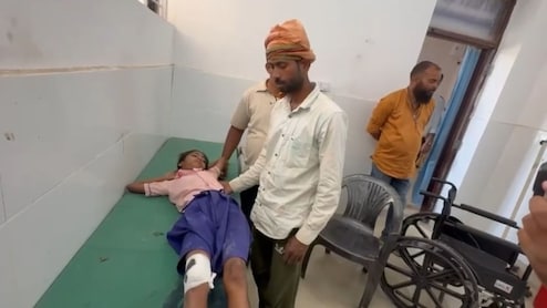 झारखंड: सरकारी स्कूल में बच्चे खा रहे थे मिड डे मील तभी सिर पर आ गिरी छत, कई घायल... दो की हालत गंभीर