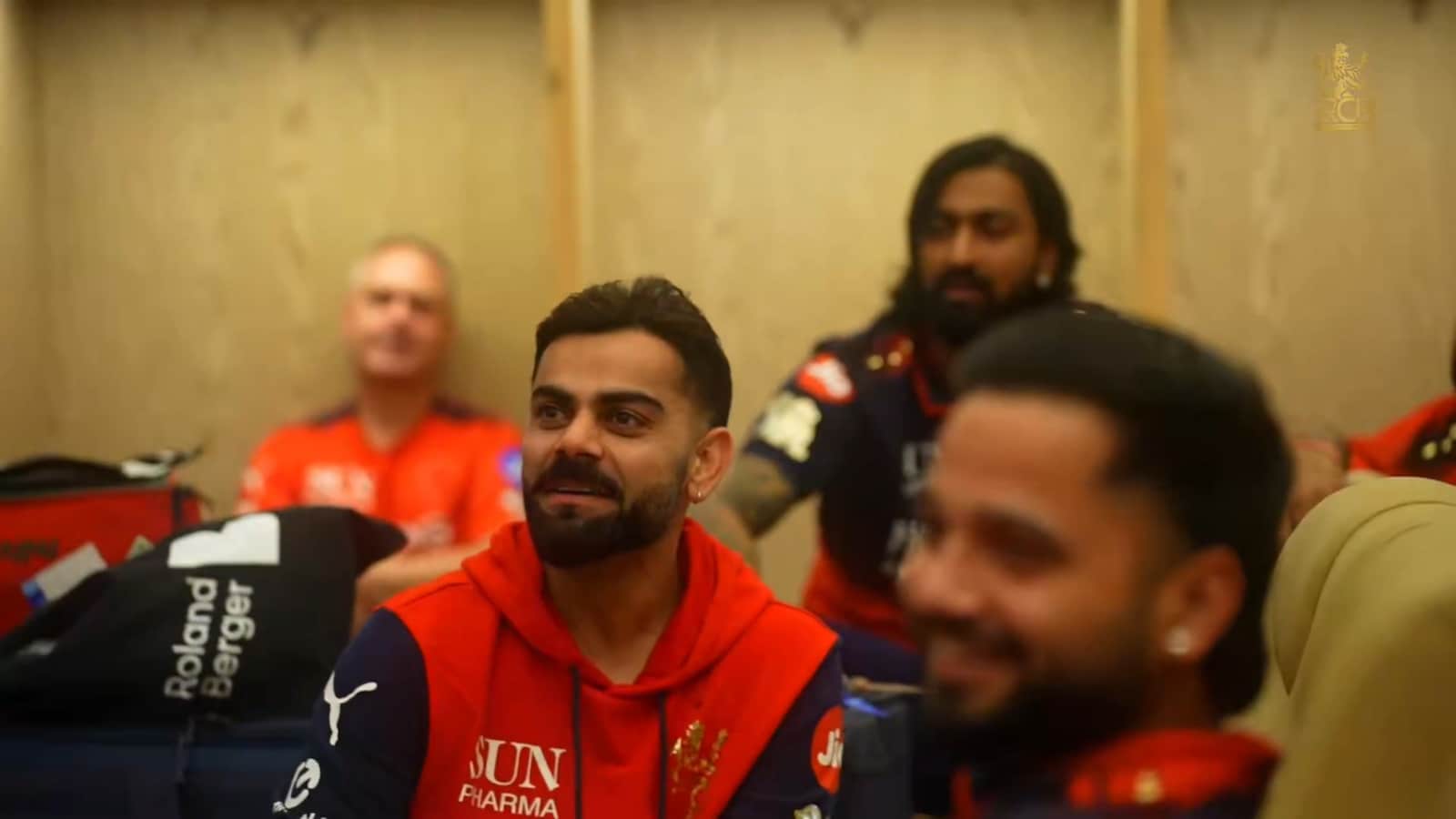 "<i>Mera Naam Bhul Gaya</i>": Krunal Pandya Reminds RCB Star, Cant Miss Virat Kohlis Reaction