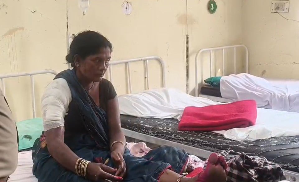 जिला अस्पताल में भर्ती पीड़िता सरस्वती