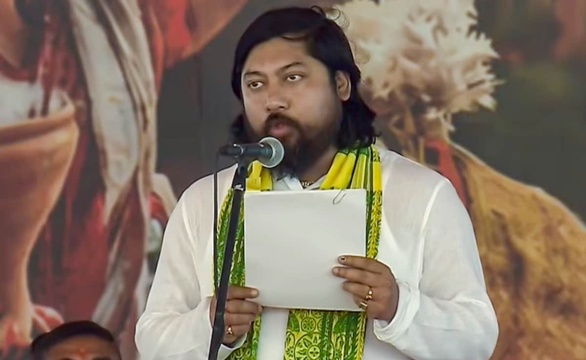 सबसे युवा केंद्रीय मंत्री से बंगाल कैबिनेट तक, जानें कौन हैं निसिथ प्रमाणिक, जो टीम शुभेंदु में हुए शामिल
