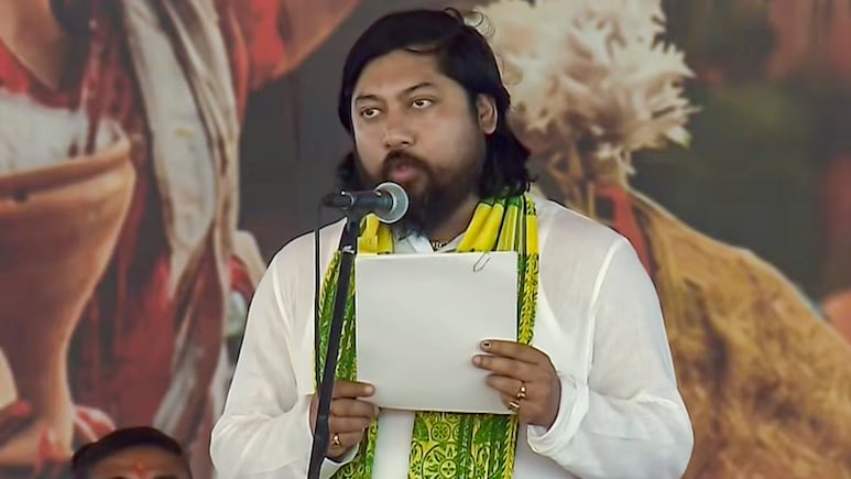 सबसे युवा केंद्रीय मंत्री से बंगाल कैबिनेट तक, जानें कौन हैं निसिथ प्रमाणिक, जो टीम शुभेंदु में हुए शामिल