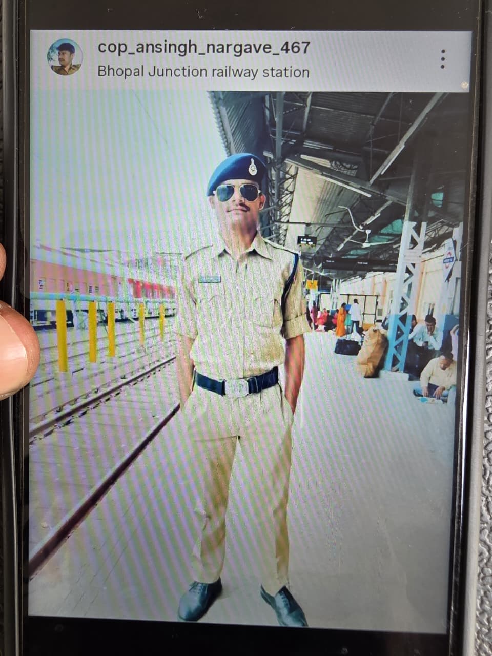 mp police constable ansingh nargawe suicide case khandwa suspicious Whatsapp message mp police constable ansingh nargawe suicide case khandwa suspicious Whatsapp message