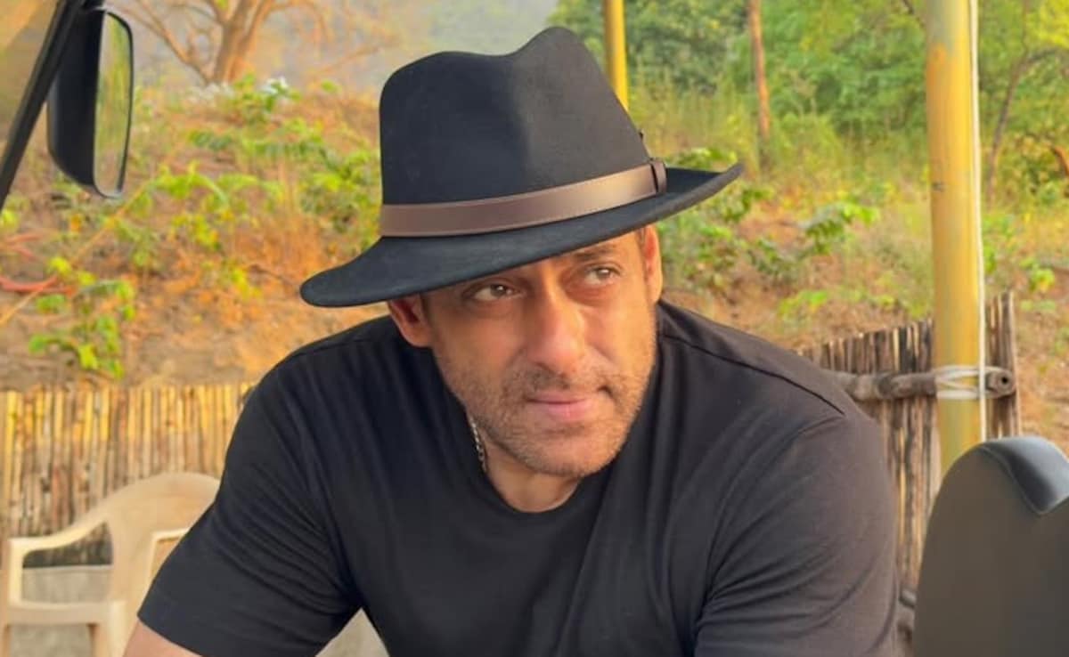 सलमान खान को किसने पहनाई 'टोपी'? भाईजान ने शेयर की फोटो, फैन बोले- भाई की झलक सबसे अलग