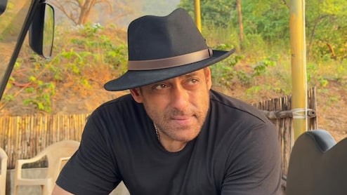 सलमान खान को किसने पहनाई 'टोपी'? भाईजान ने शेयर की फोटो, फैन बोले- भाई की झलक सबसे अलग