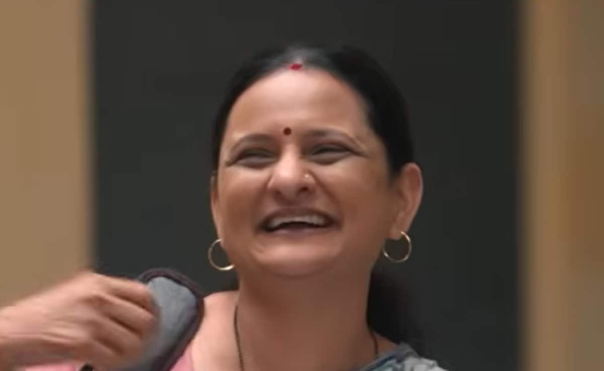 Gullak: कौन हैं गुल्लक में अन्नू की मम्मी का रोल करने वाली ये एक्ट्रेस, एक्टिंग में देती हैं पति को भी टक्कर — WellsTrack