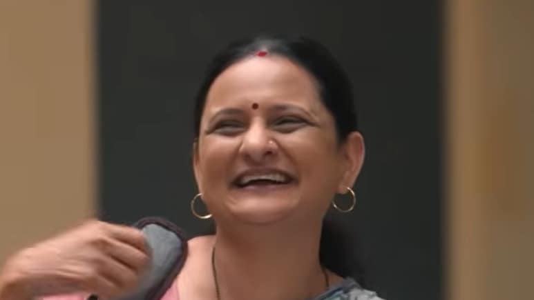 Gullak: कौन हैं गुल्लक में अन्नू की मम्मी का रोल करने वाली ये एक्ट्रेस, एक्टिंग में देती हैं पति को भी टक्कर